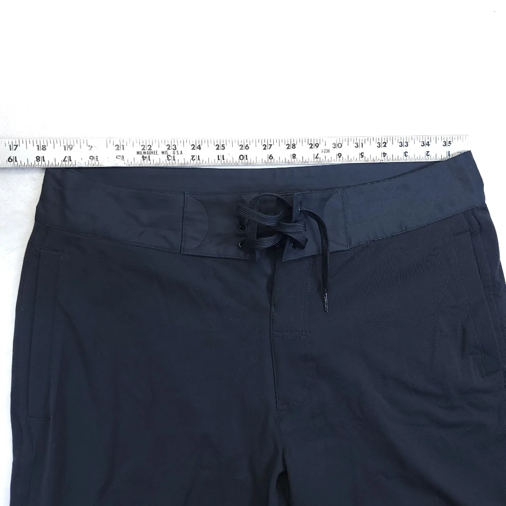 Lululemon Men's Black Activewear Drawstring Big Logo Vintage Shorts Size 36